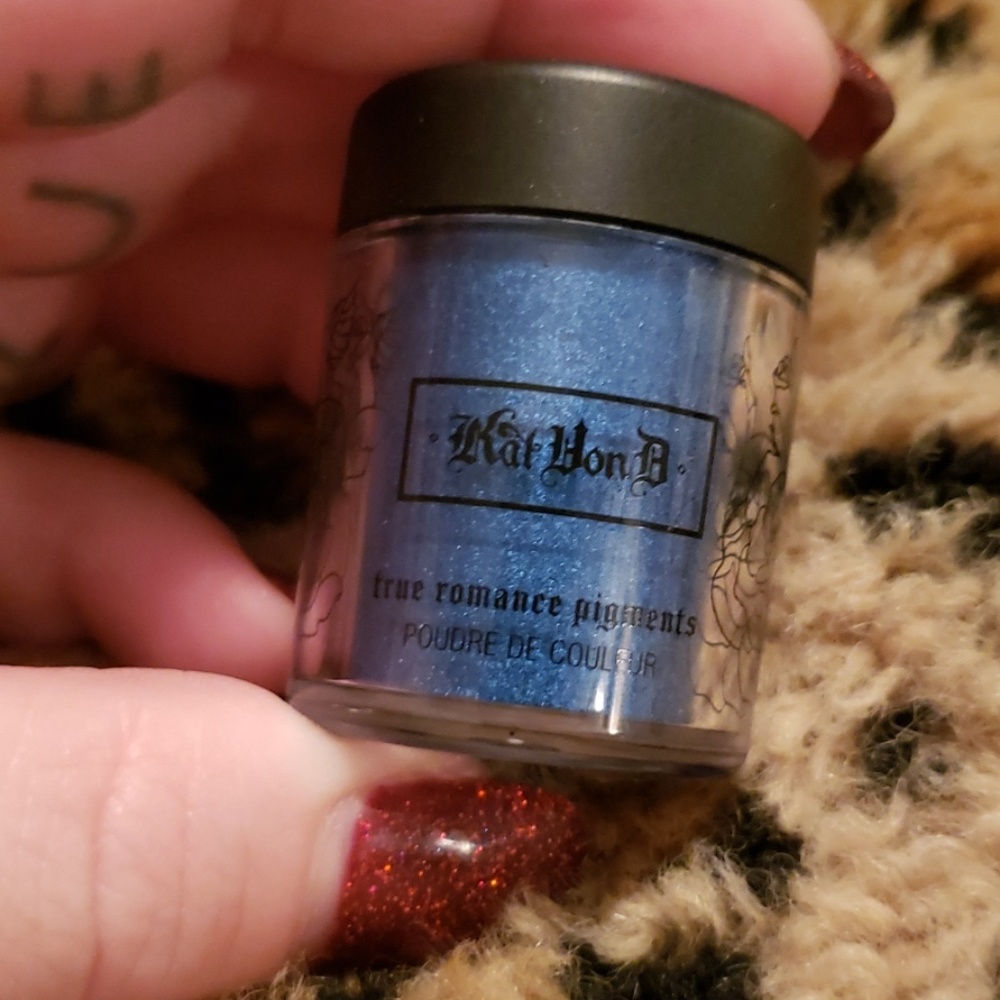 Kat von d True romance shadows JOHNETTE